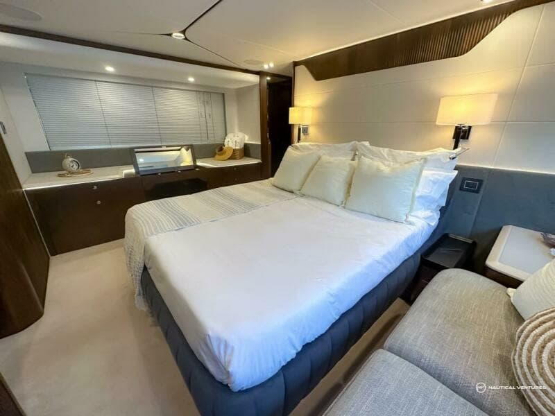 2023 Fairline Phantom 65