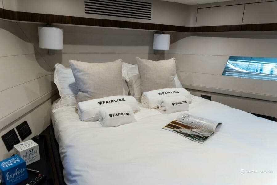 2023 Fairline Phantom 65