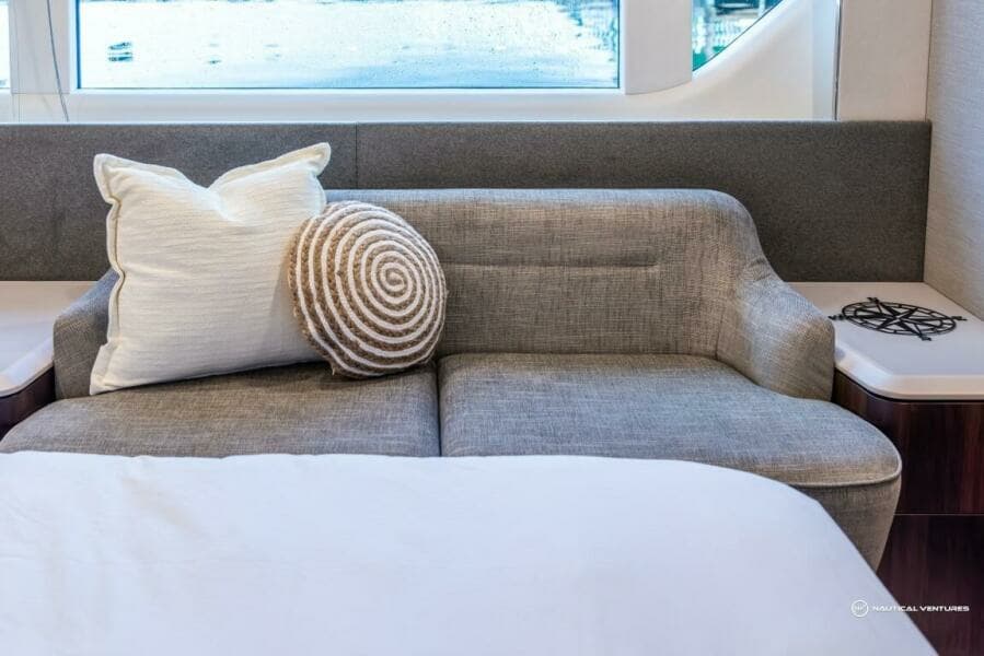 2023 Fairline Phantom 65