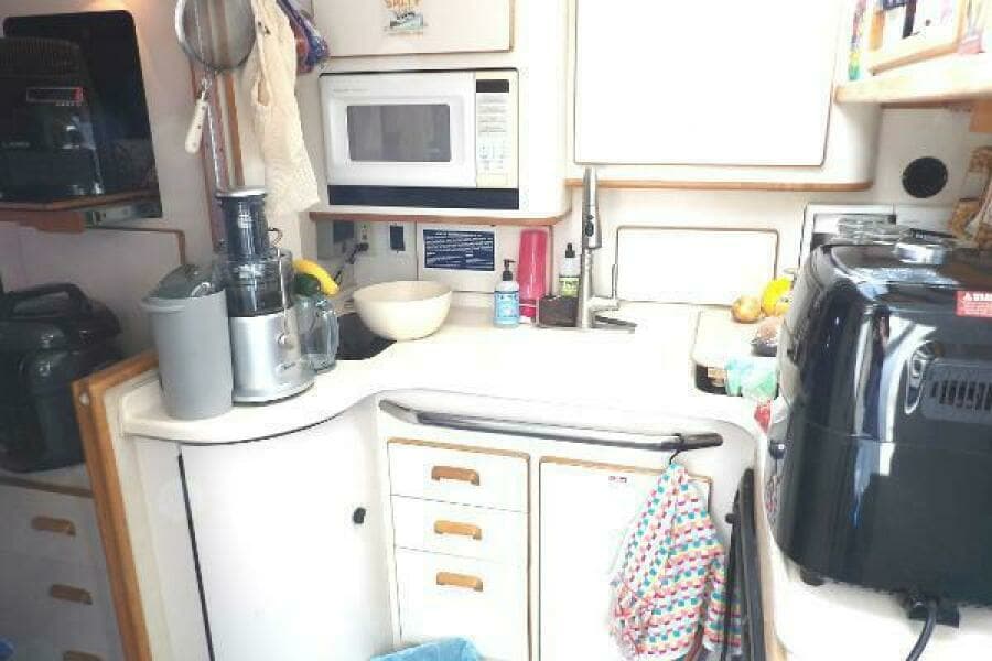 1993 Sea Ray 370 Sedan Bridge