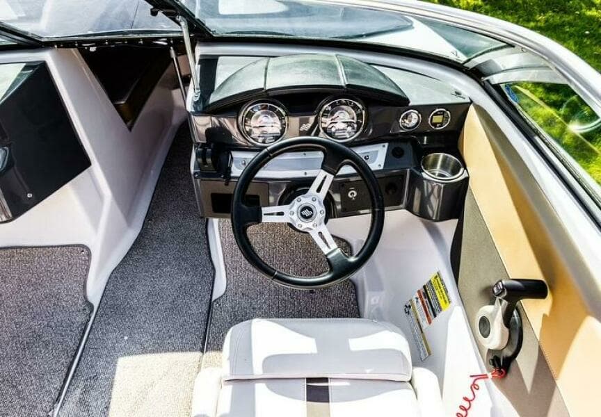 2016 Four Winns H180 Horizon