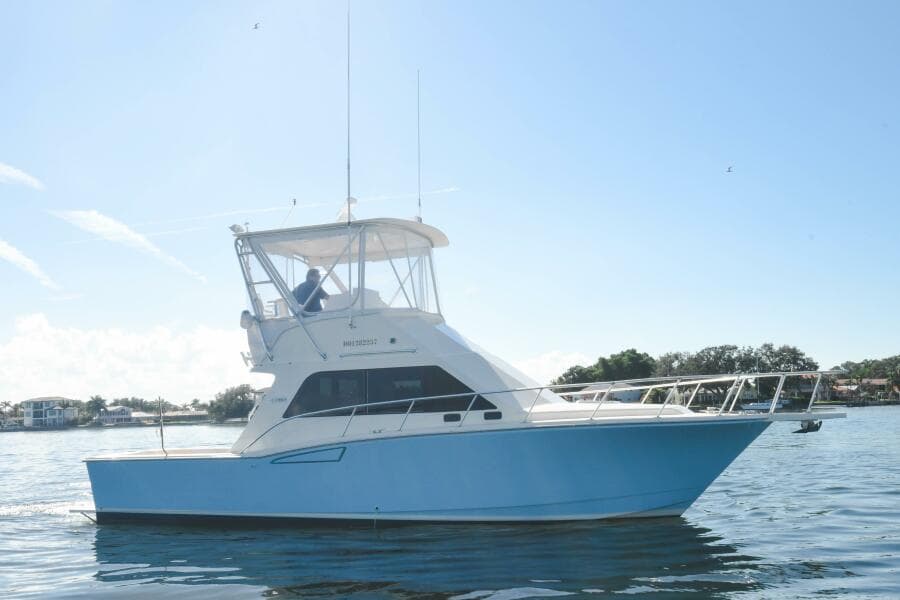 2001 Cabo 35 Flybridge