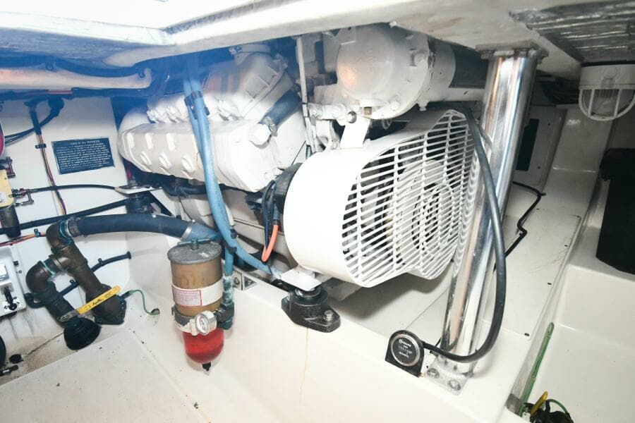 2001 35 Cabo Flybridge - VIKINGOS - Engine Room