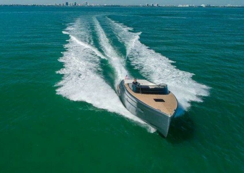 2018 Canard eMotion HYBRID