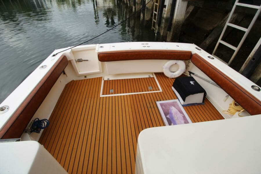 Albemarle 32 Express Cockpit