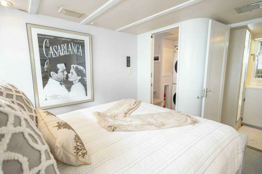 1989 Hatteras Cockpit Motor Yacht