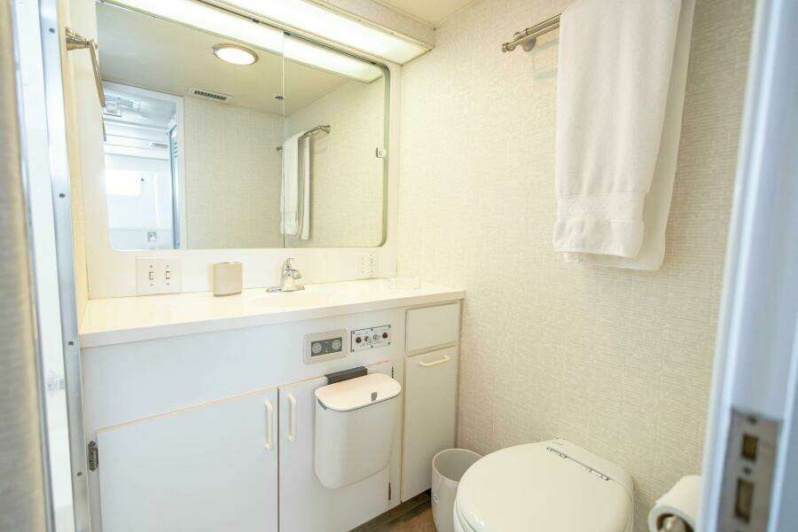 1989 Hatteras Cockpit Motor Yacht