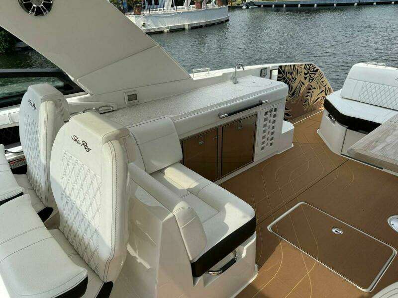 2021 Sea Ray 400 SLX OB