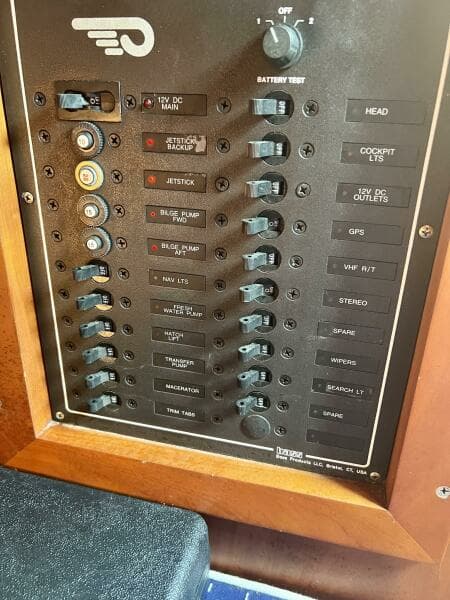 2004 Hinckley Talaria 29R