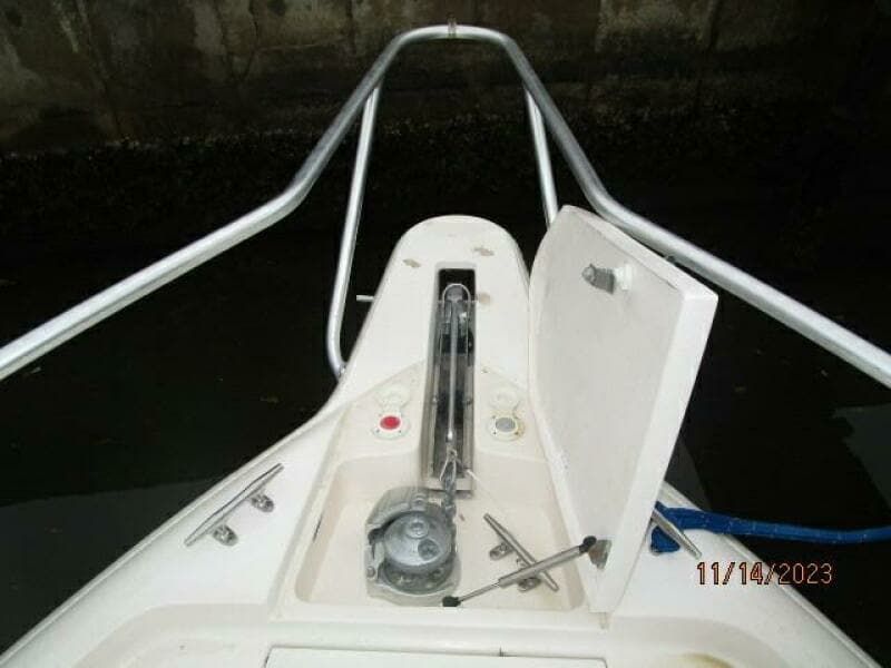 34' Intrepid anchor windlass1