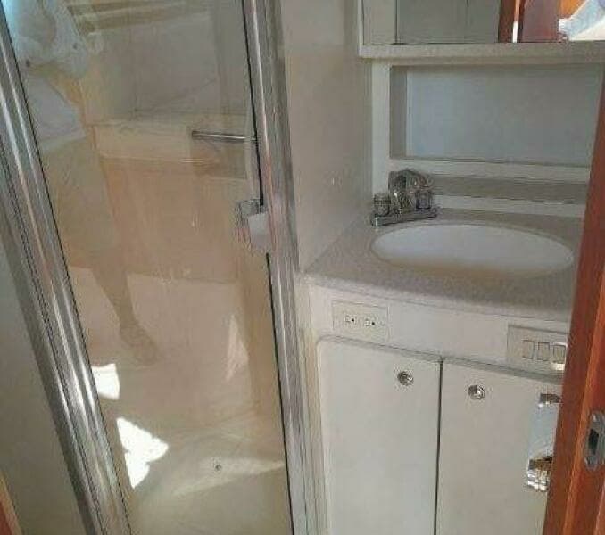 2002 Silverton 330 Sport Bridge