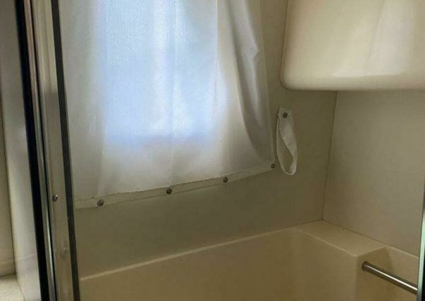 2002 Silverton 330 Sport Bridge