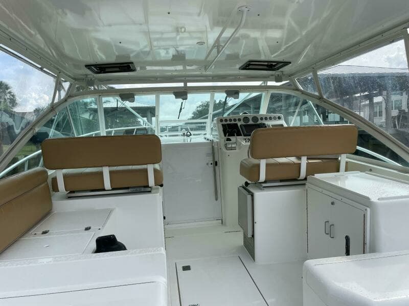 Cabo Express 35 - Reelistic - Upper Cockpit