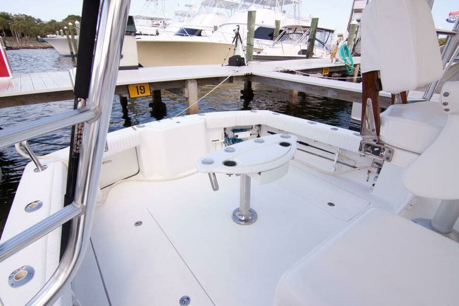 Out Island 38 Express-Cockpit