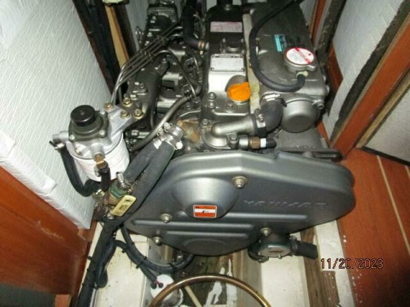 41' Hunter auxiliary2