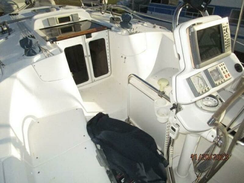 41' Hunter cockpit forward2