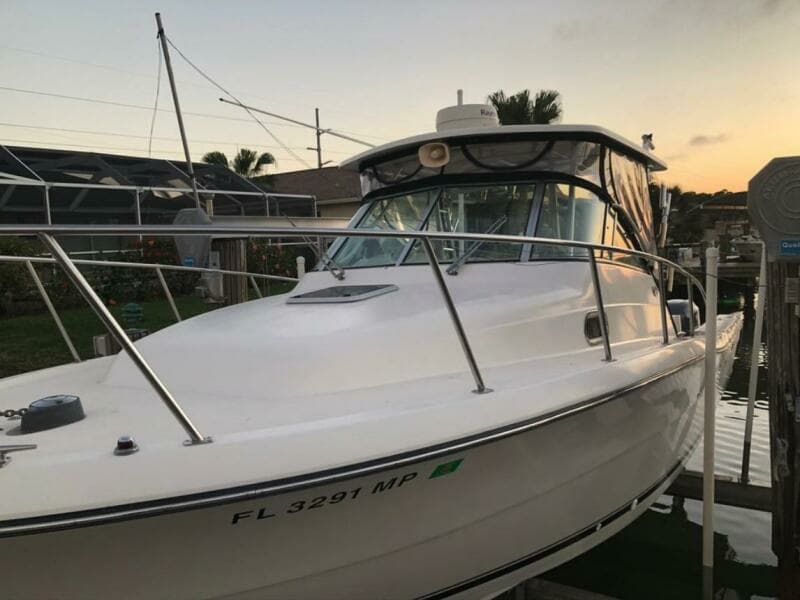 2004 Pursuit 3070 Offshore Express