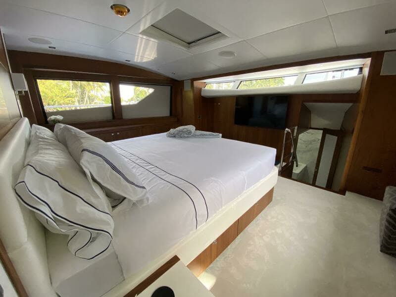 2011 Sunseeker 34M