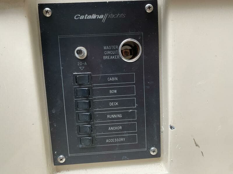 1989 Catalina capri 22