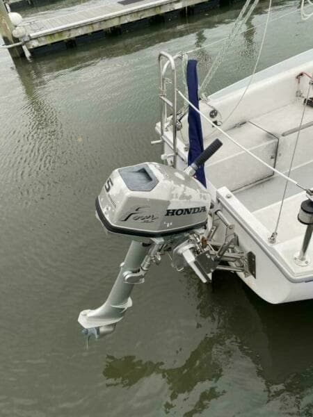 1989 Catalina capri 22