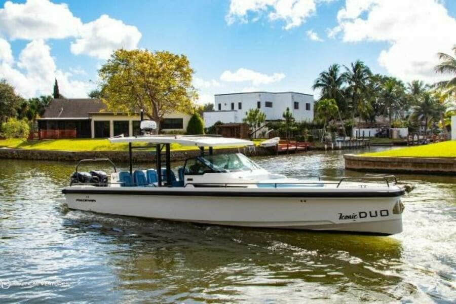 2019 Axopar 37 Sun Top