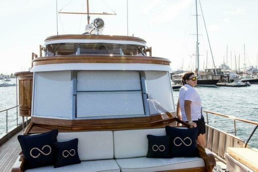 1947 Trumpy Raised Pilot House