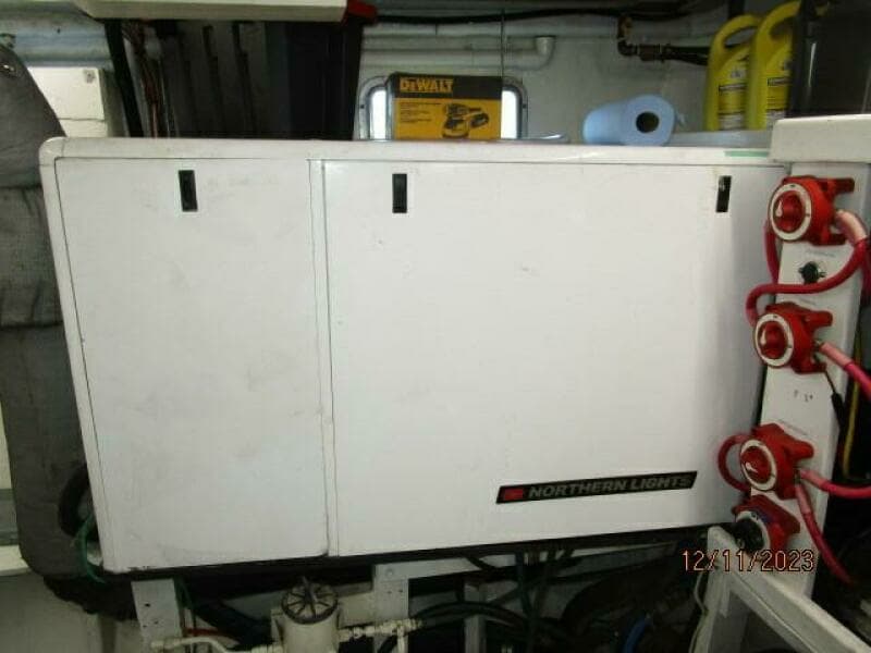 72' DeFever starboard generator