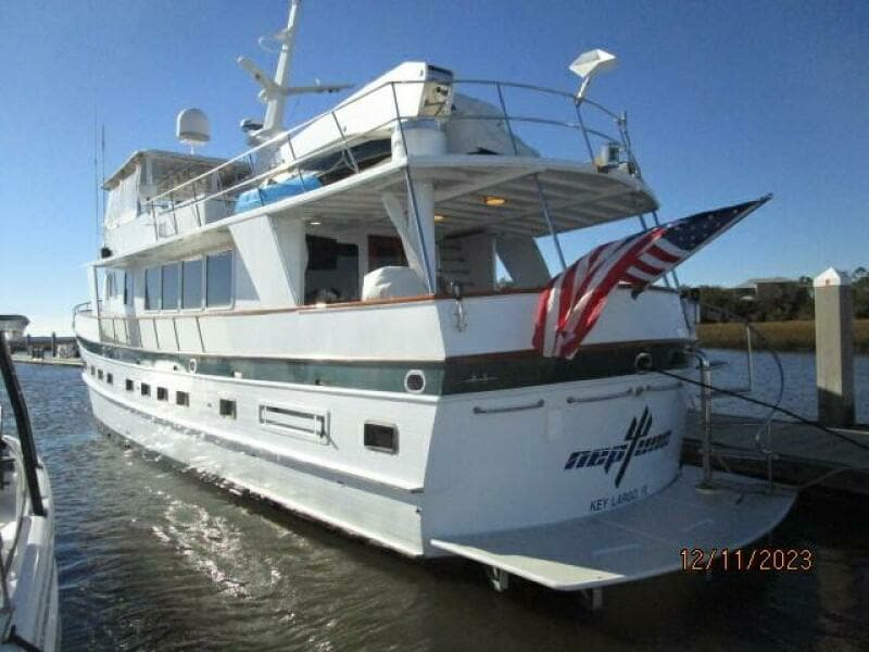 72' DeFever port aft profile