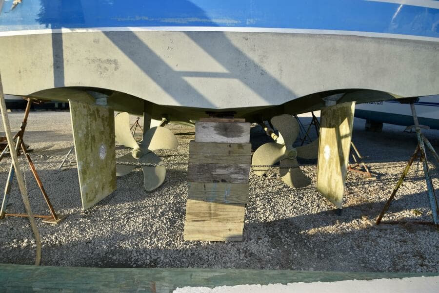 2006 Farmont 70 Expedition Yacht