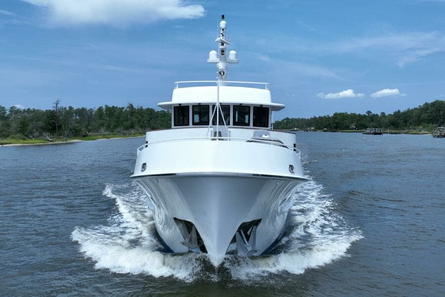 2006 Farmont 70 Expedition Yacht