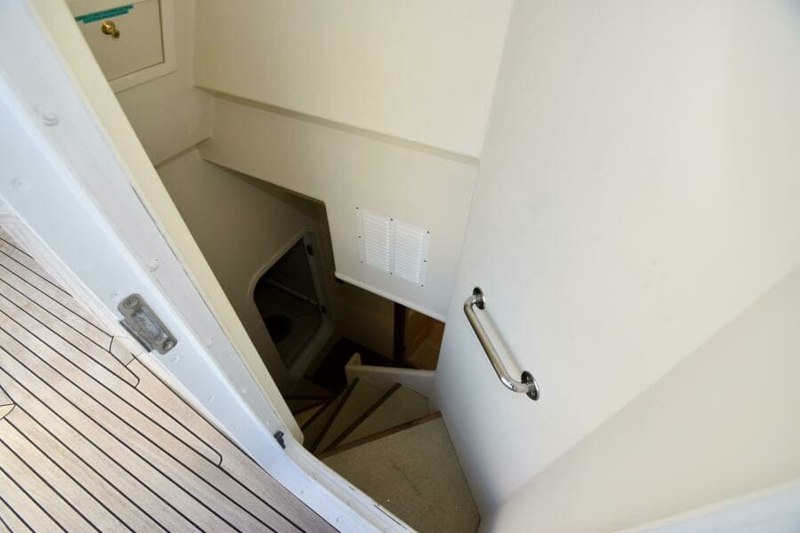 2006 Farmont 70 Expedition Yacht