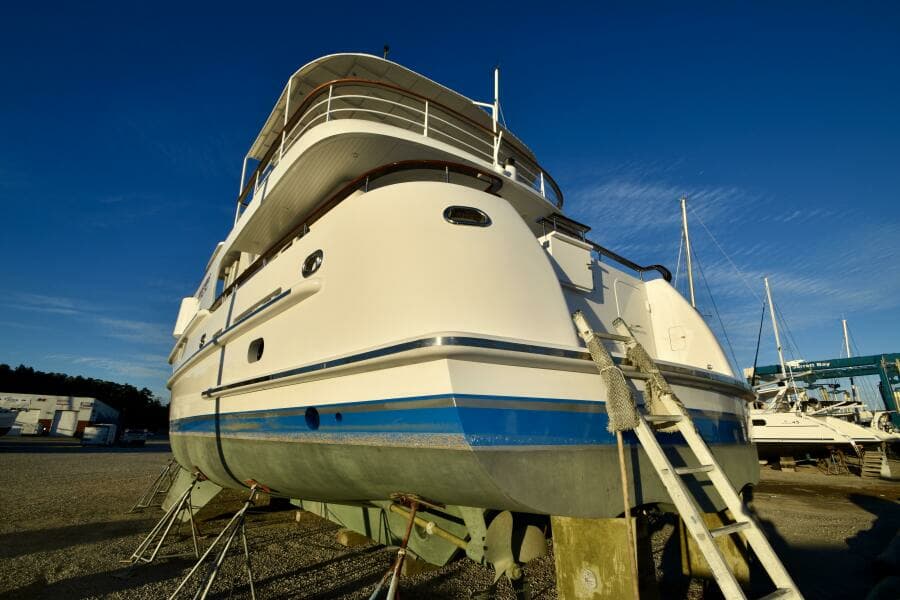 2006 Farmont 70 Expedition Yacht