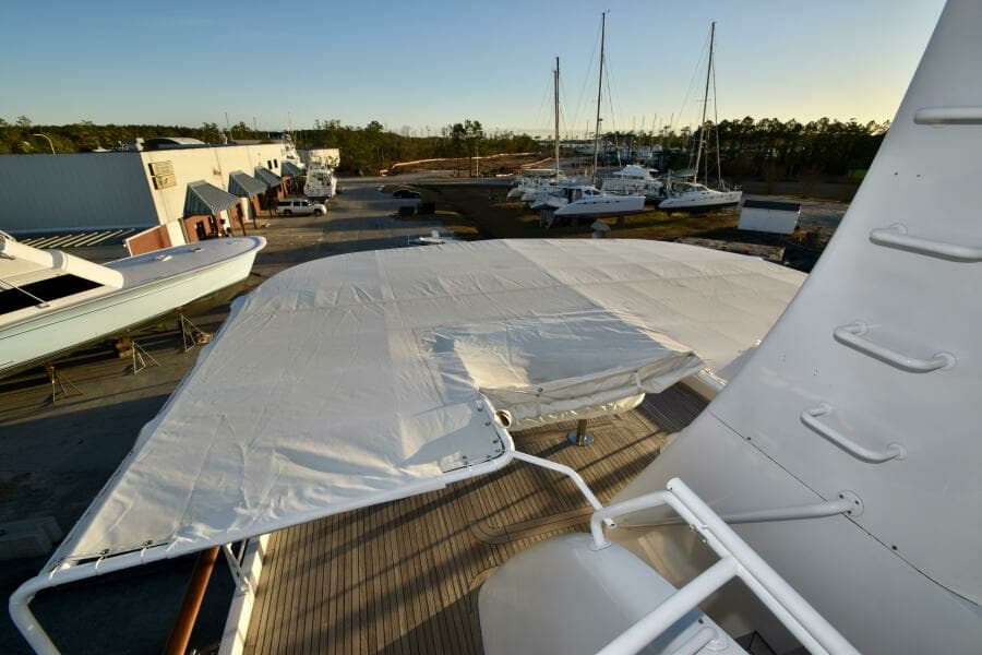 2006 Farmont 70 Expedition Yacht