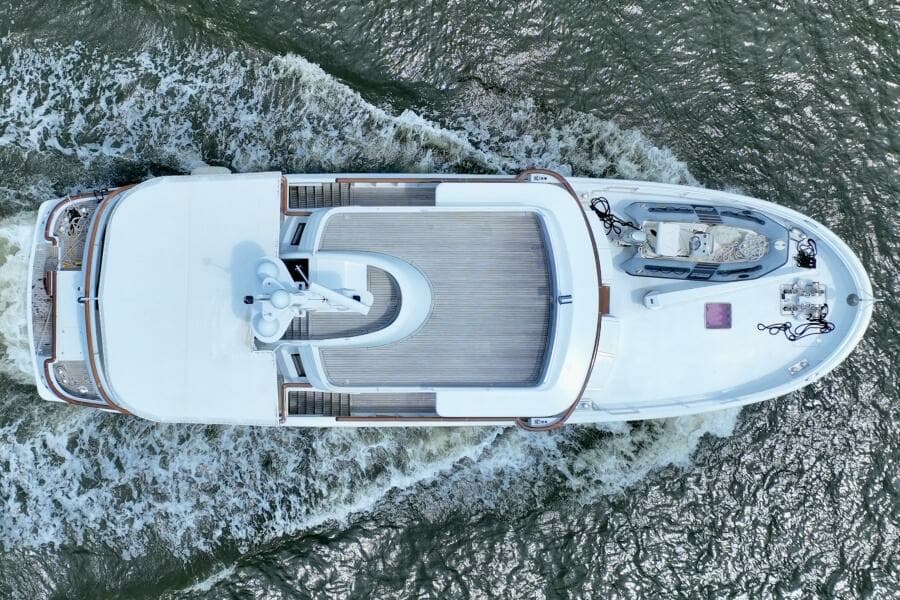 2006 Farmont 70 Expedition Yacht