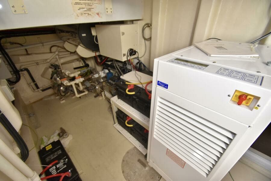 2006 Farmont 70 Expedition Yacht