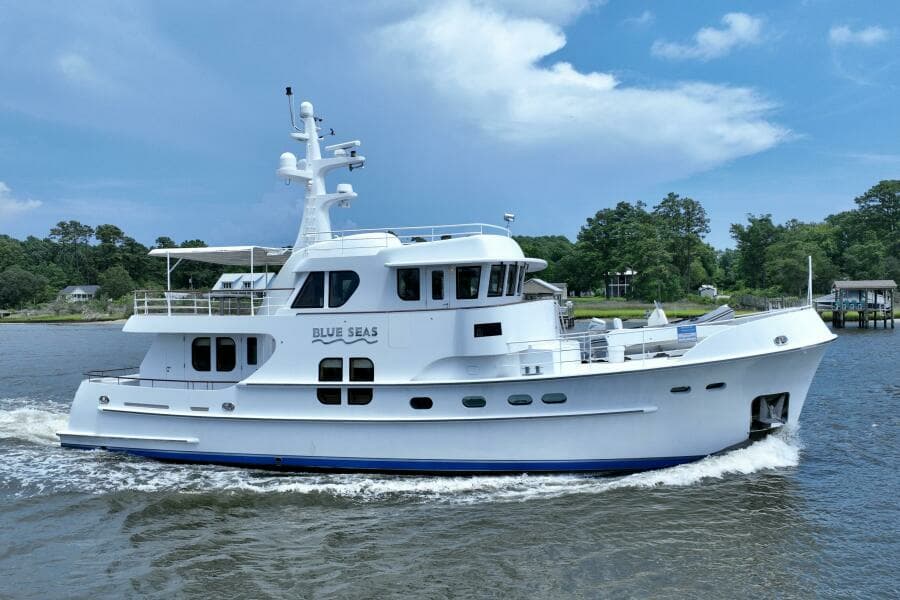 2006 Farmont 70 Expedition Yacht