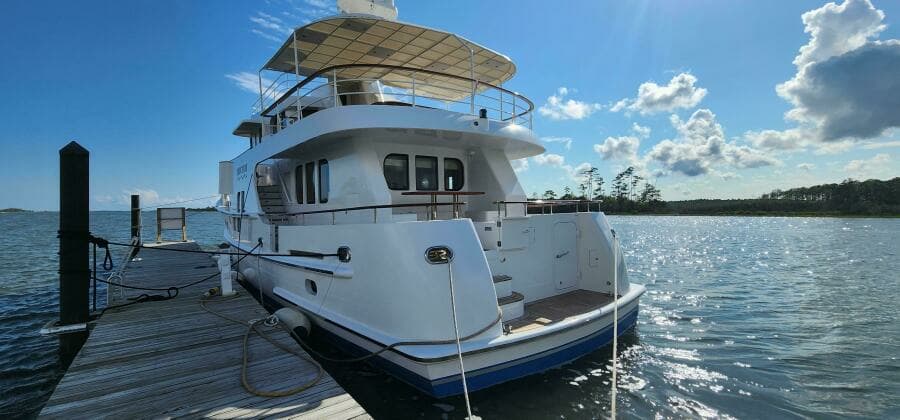 2006 Farmont 70 Expedition Yacht