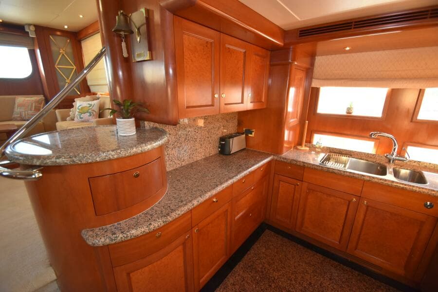 2006 Farmont 70 Expedition Yacht