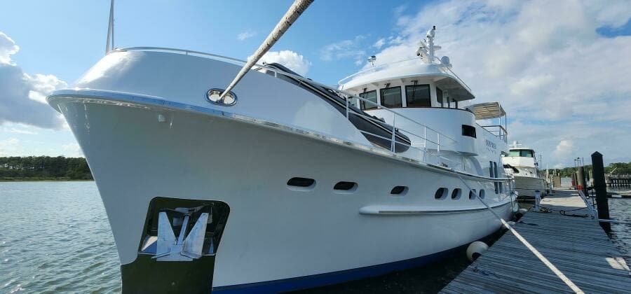 2006 Farmont 70 Expedition Yacht