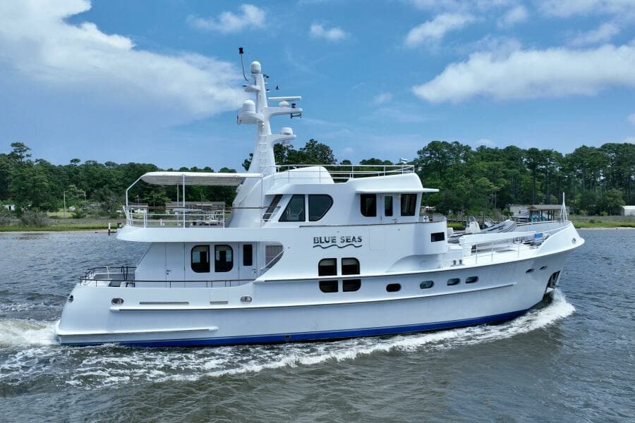 2006 Farmont 70 Expedition Yacht