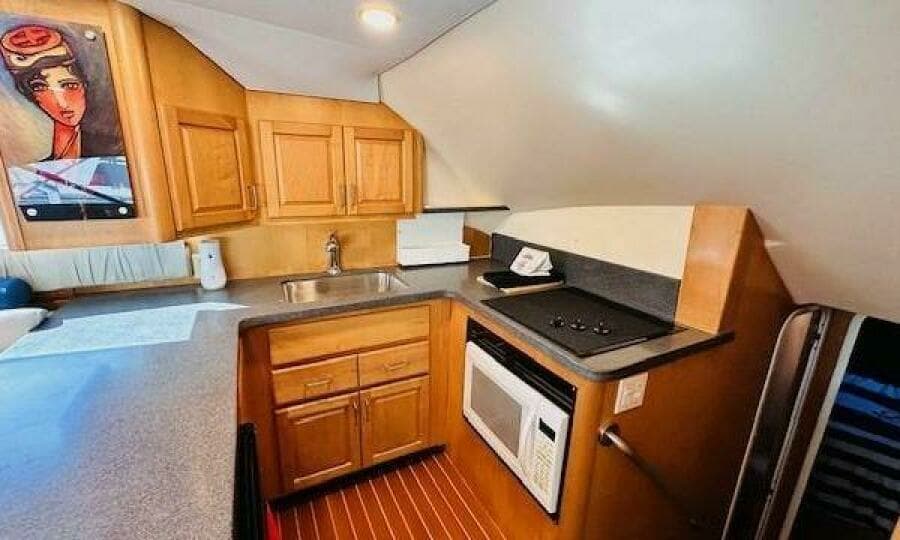 2001 Luhrs Convertible