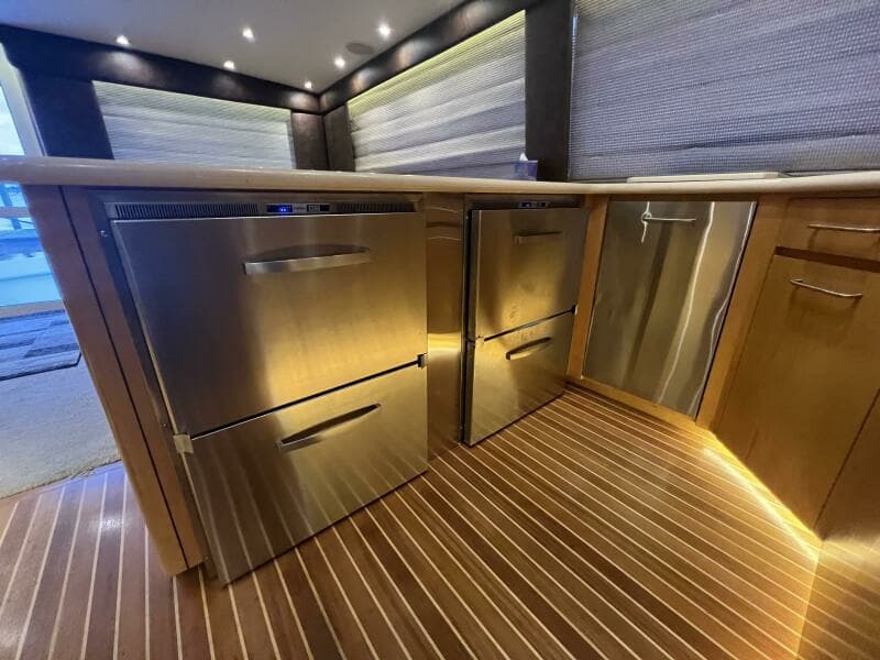 Hatteras SF Down Time - Galley