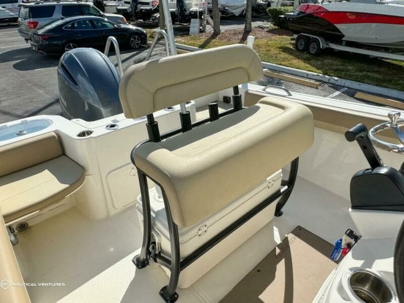 2019 Sailfish 220 CC