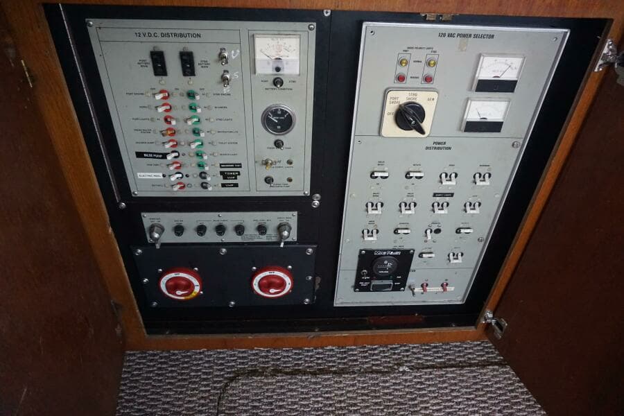 1987 37 Bertram 37 Convertible RIDGEBACK Electrical Panel  (1)