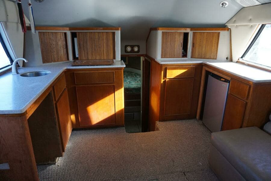 1987 37 Bertram 37 Convertible RIDGEBACK Main Salon  (5)