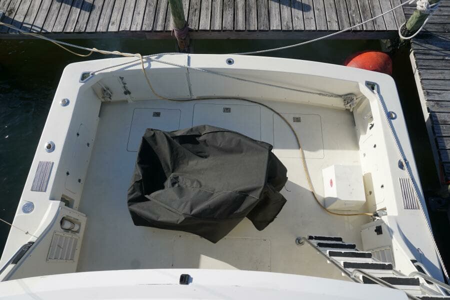 1987 37 Bertram 37 Convertible RIDGEBACK Cockpit