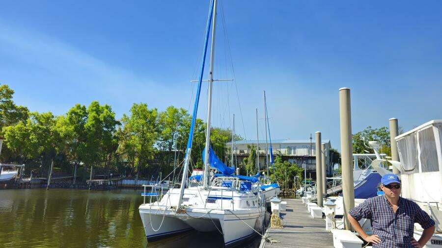 1992 Endeavour Catamaran 30