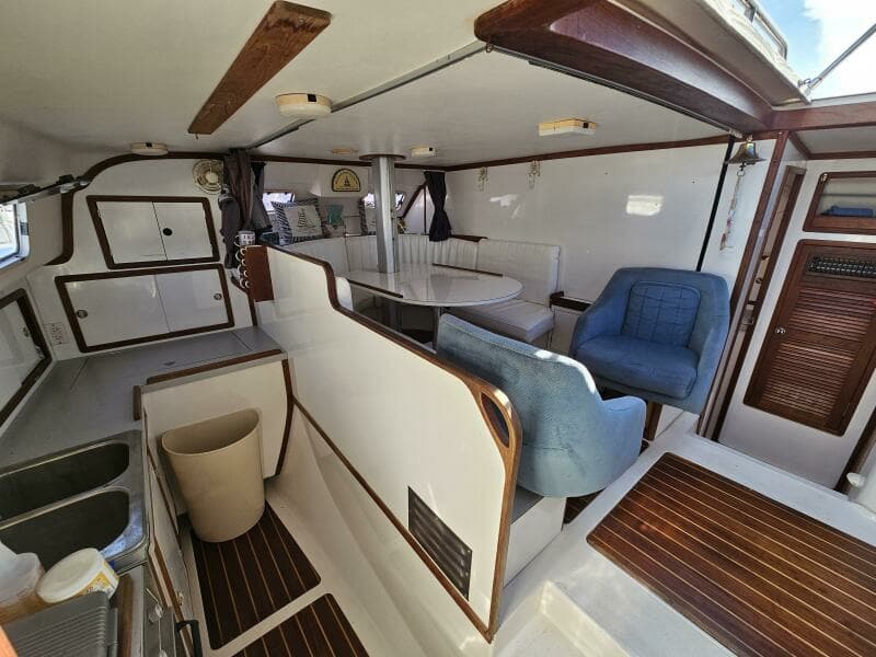 1992 Endeavour Catamaran 30