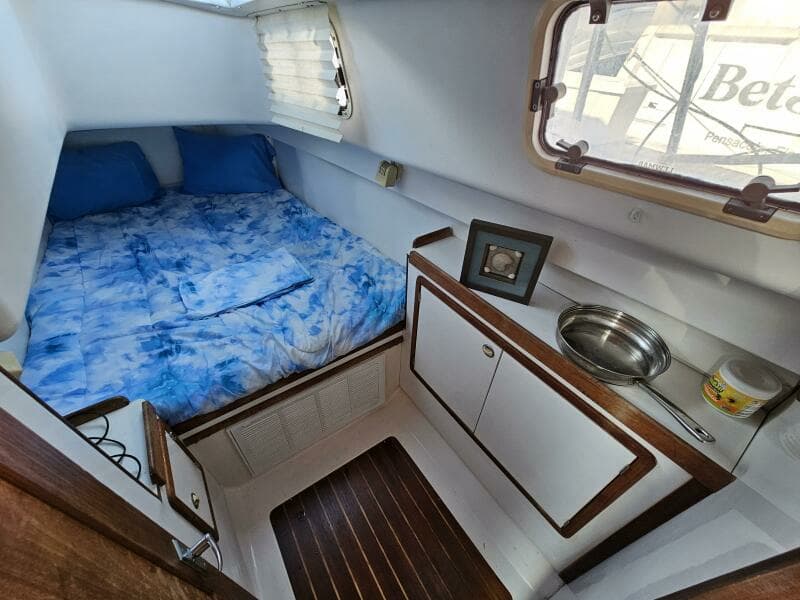 1992 Endeavour Catamaran 30
