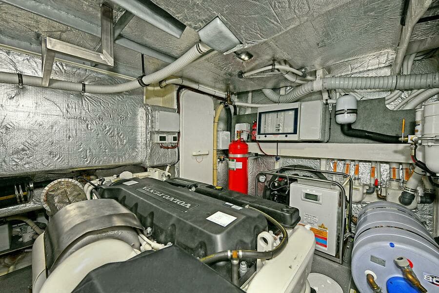 2022 Absolute 62 Fly